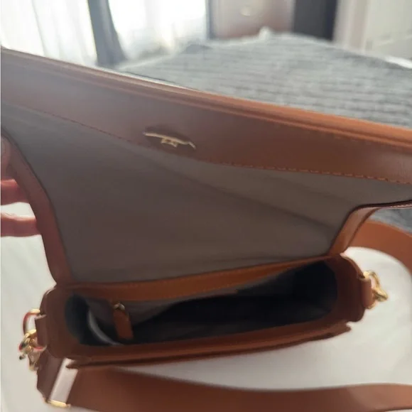 Marc Jacobs Tan Leather Crossbody Bag - Picture 3 of 5